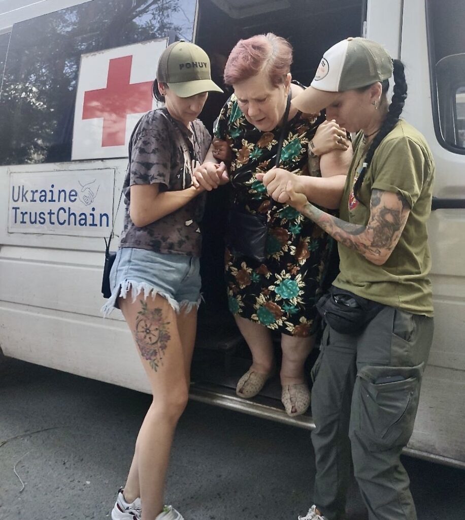 This image has an empty alt attribute; its file name is IMG_6301-2-916x1024.jpeg